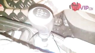 Маскированная шлюха сосет и трахается в подворотне