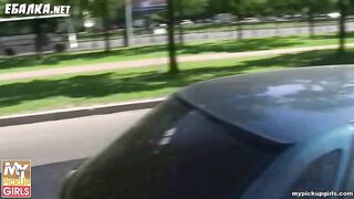 Жадные самцы нашли новую шлюху на природе для страстного секса