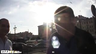 Двойное проникновение горячей сучки за деньги