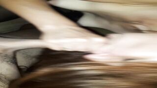 Жена сосет грязно - горячее домашнее порно видео