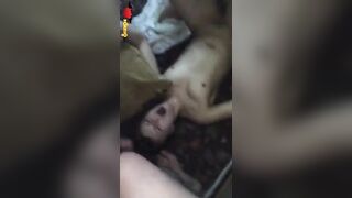 Жена трахается и сосет перед мужем: жесткий секс на камеру!