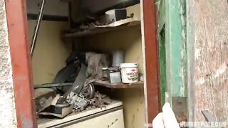 Родной секс на столе: отец трахает дочку и лижет сестре пизду в деревенском инцесте