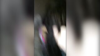 Горячая шлюха в синем корсете долбится в позе раком и кончает фонтаном