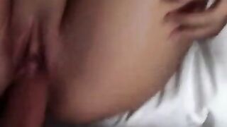 Горячая Мамочка проснулась и сразу взяла в рот толстый член в свою соковитую киску